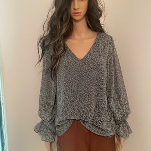 V-neck Smocked Cuff blouse
